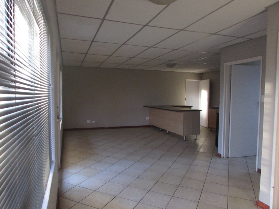 To Let 3 Bedroom Property for Rent in Langenhovenpark Free State